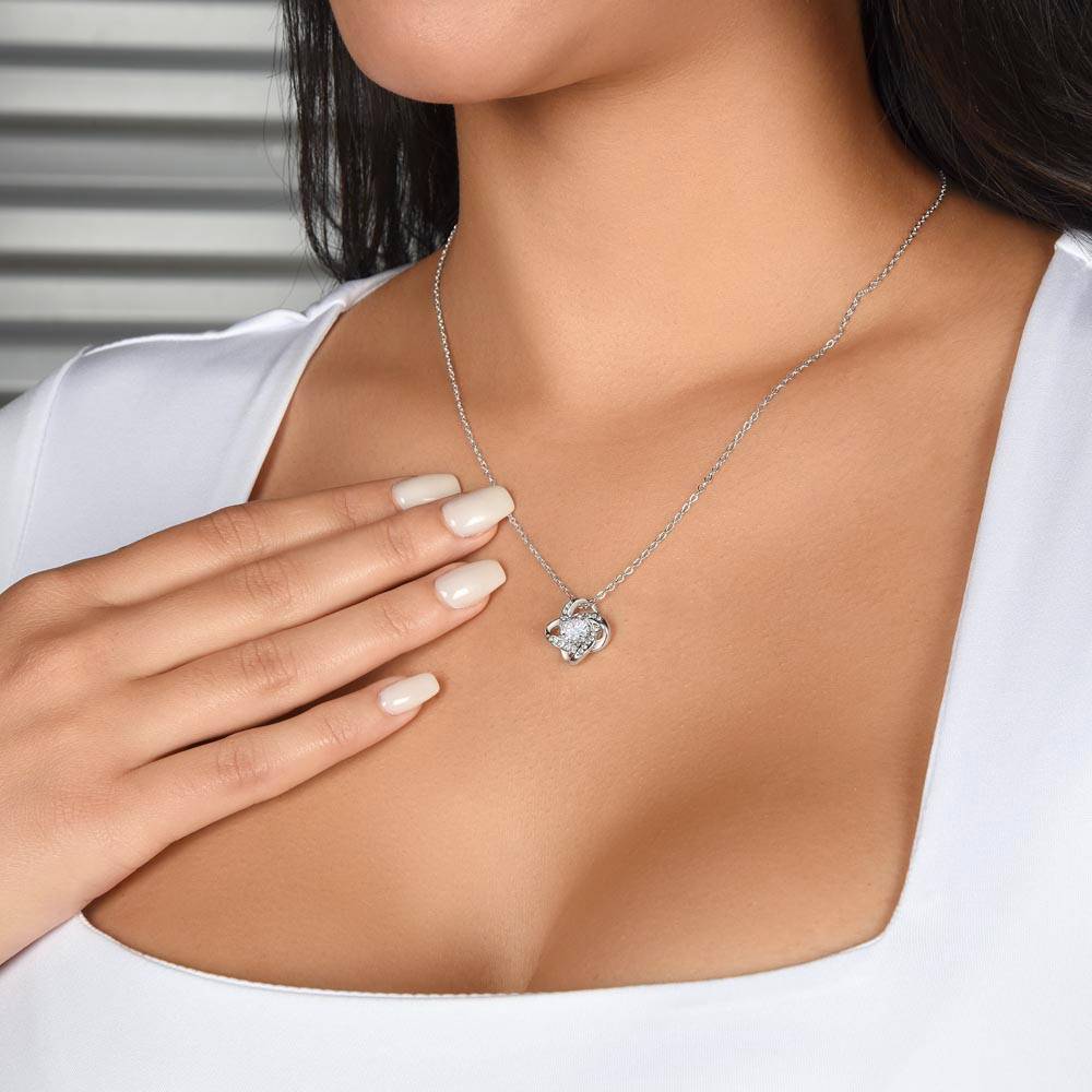 Draga Noastra -Colier Love Knot - Colier pentru Fina